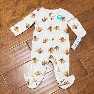 NWT Size 6-9M Carter's Cream Onesie with Turkey Pattern